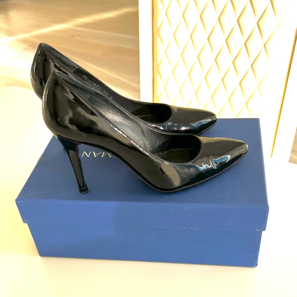 Stuart Weitzman  Patent leather Pump size  6